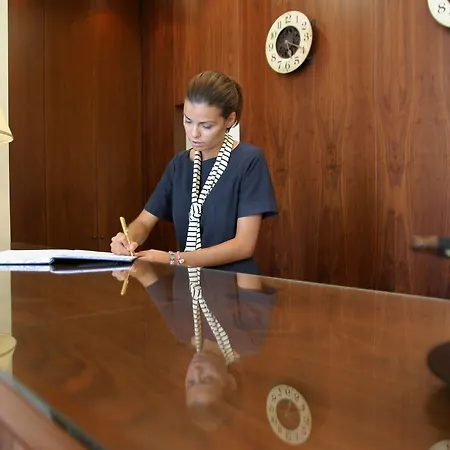 Palace 4* Βόλος