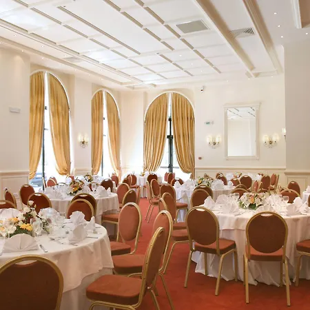 Ξενοδοχείο Palace 4*