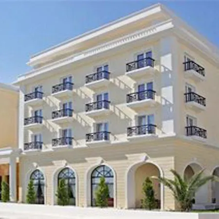 Palace 4* Volos