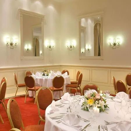 Palace 4* Volos