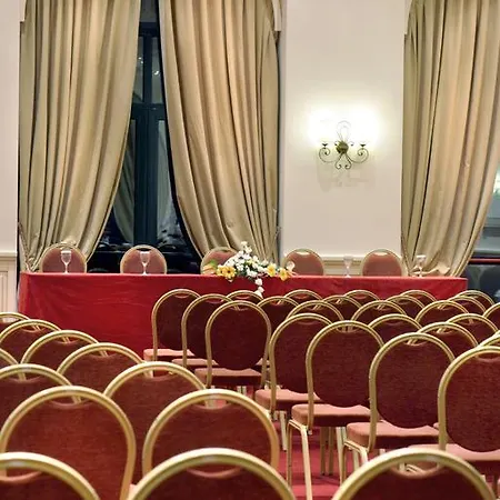 Palace 4*