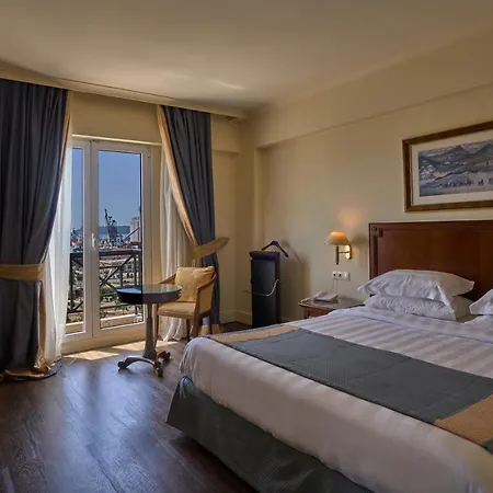 Palace 4* Volos