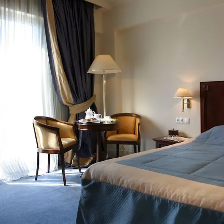 Palace 4* Volos