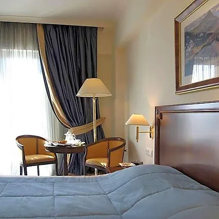Palace ホテル 4*