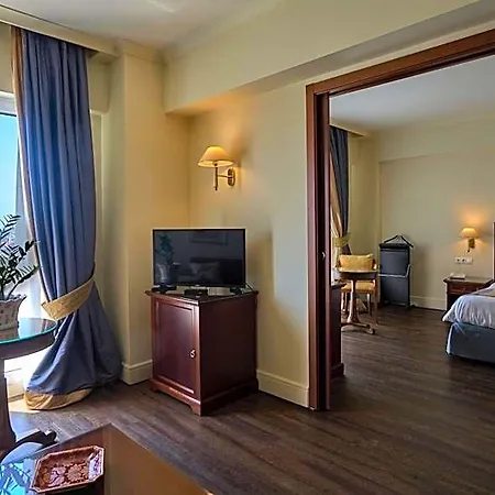 Palace 4*