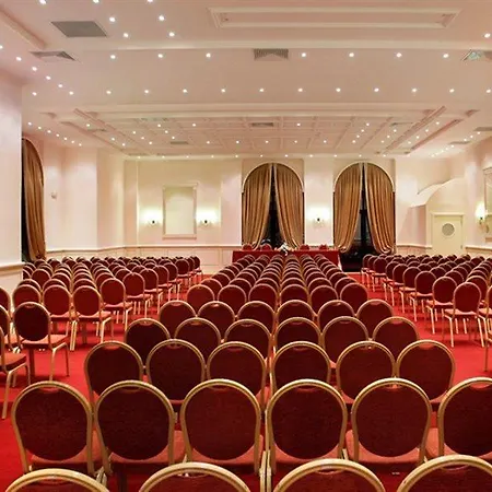 Palace 4* Volos
